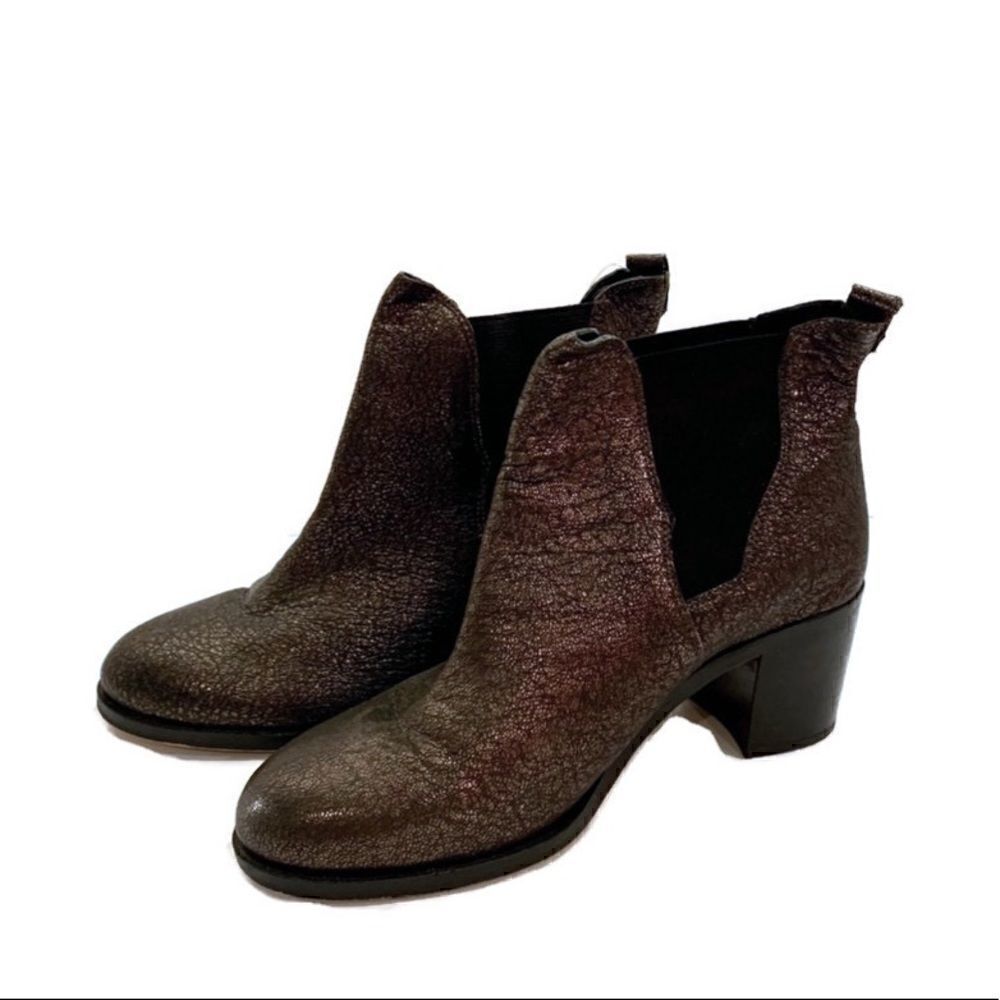 Sam Edelman Chelsea Boot In Metallic Bronze 7.5